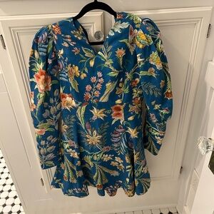 Beautiful Alemais dress with open back and buttons